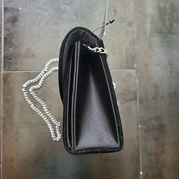 Velvet 'Cross' Purse - Picture 5 of 8